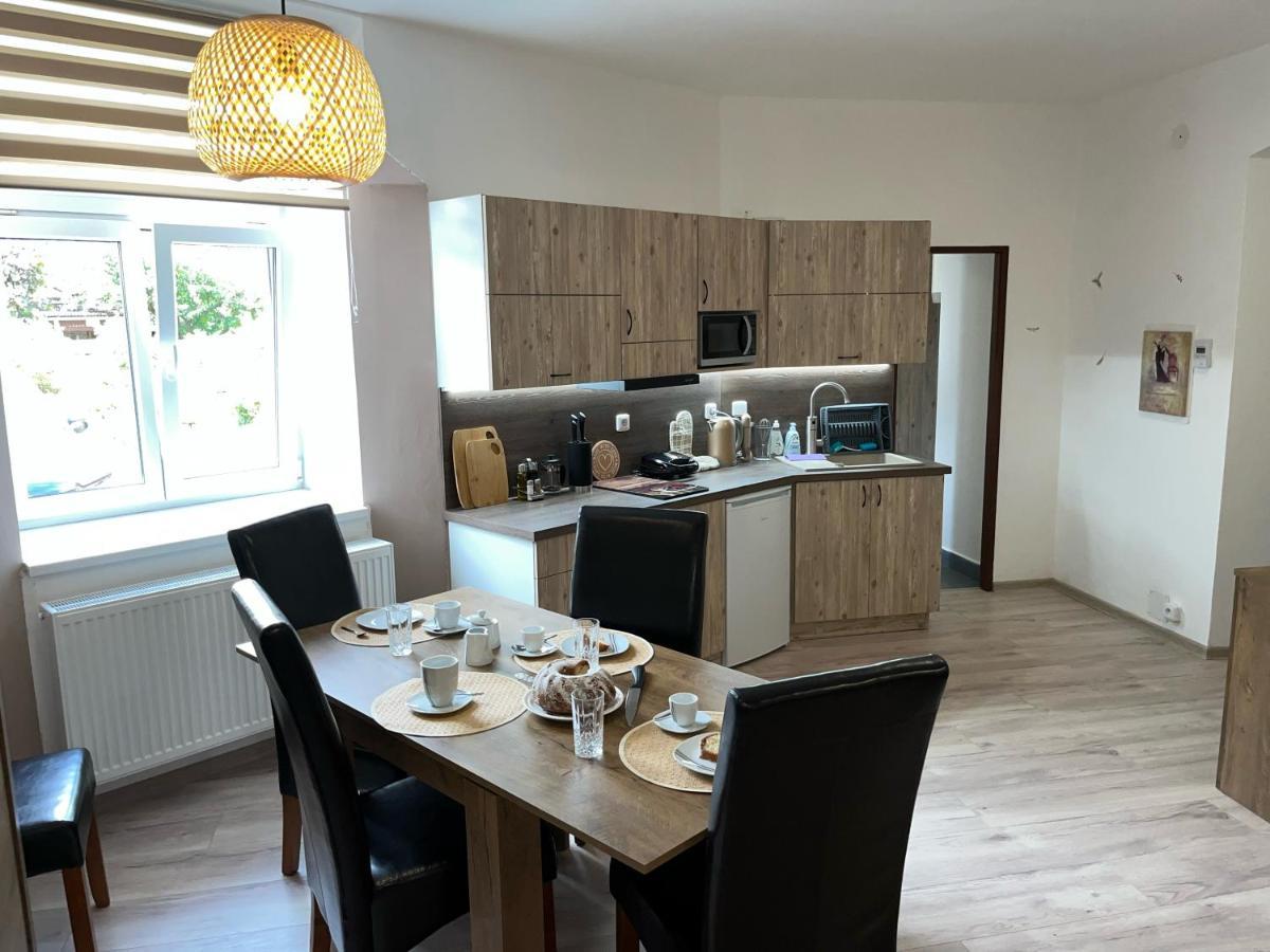 Apartmany Nezarka A Privatni Wellness Jindrichuv Hradec Exterior photo