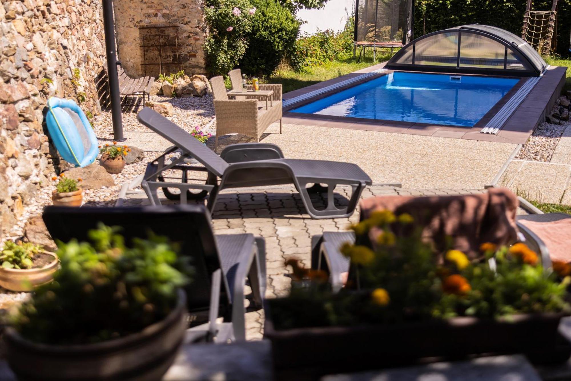 Apartmany Nezarka A Privatni Wellness Jindrichuv Hradec Exterior photo